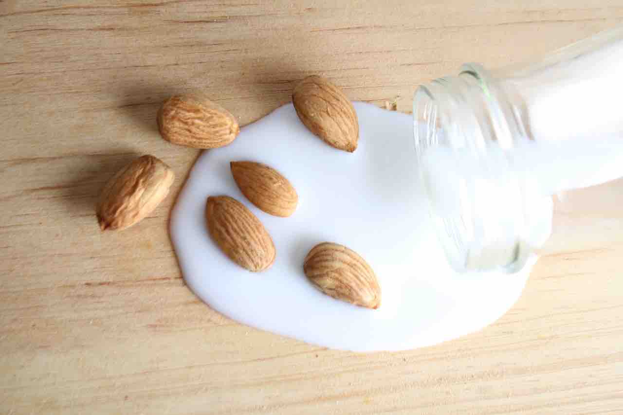 benefits of almond milk - Ayurvedum